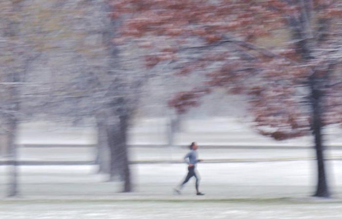 Hit-and-miss snowstorm blankets Front Range in white