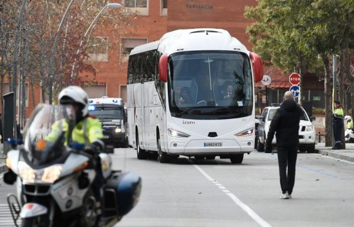 It didn’t last long: this was the strong crash of the brand new Real Madrid bus after losing to Liverpool