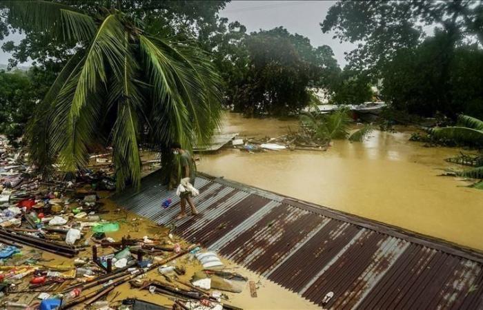 Devastating floods kill 12, displace hundreds of thousands more