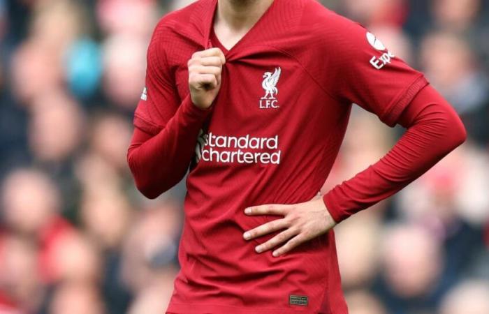 This Liverpool jersey is at a knockdown price for Black Friday