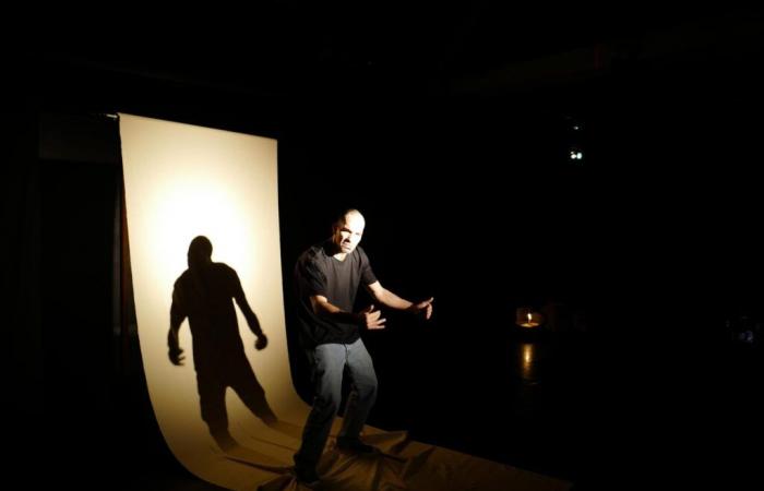 In “I am not Arab”, at the La Reine blanche theater, Elie Boissière delves into the twists and turns of family memory