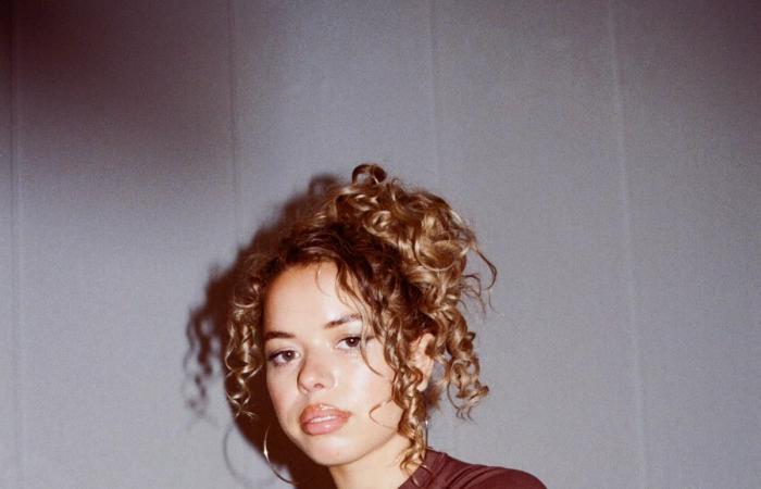 Nilüfer Yanya, an eclectic musician and a Londoner of her time