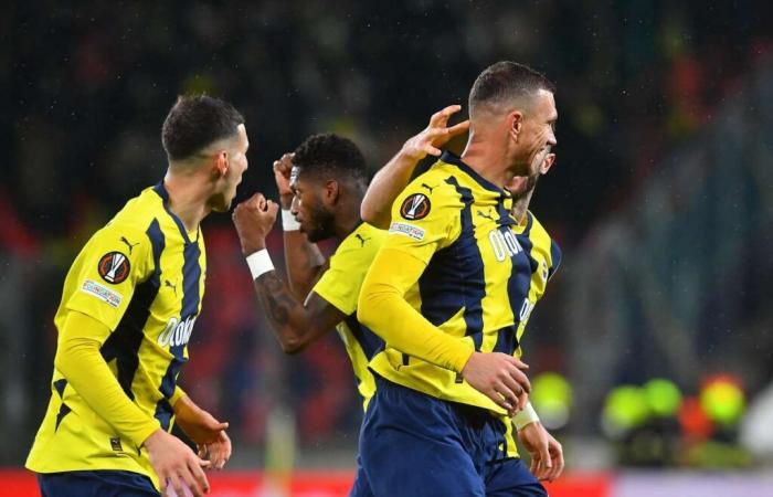 Jose Mourinho’s Fenerbahce edge feisty Europa League affair with Slavia Prague