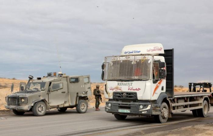 Israeli army, accused of obstruction, shows aid shipments destined for Gaza