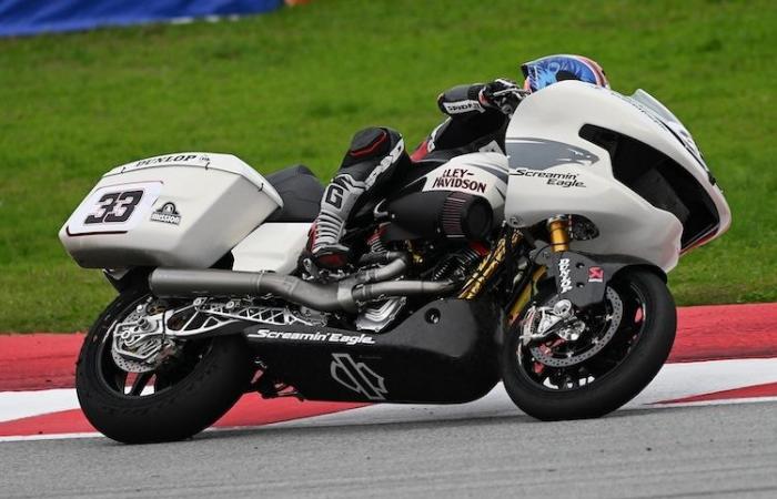 MotoGP, VIDEO, Harley-Davidson impressed riders with its baggers: “fascinating but intimidating, the engine is a cannon that reminds me of the Honda V5”