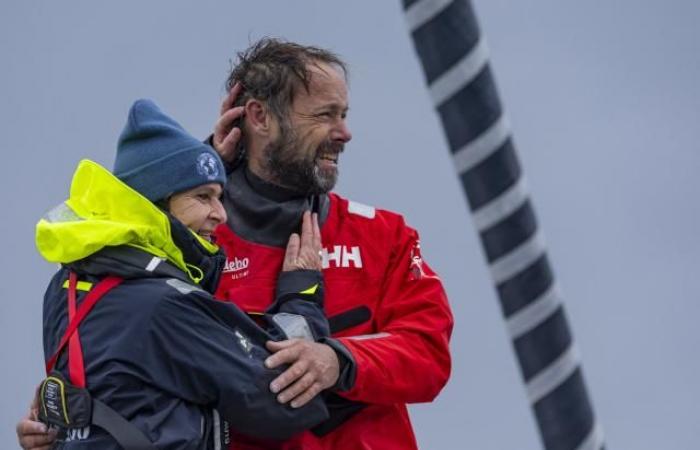 Thomas Coville and the crew of the maxi-trimaran Sodebo took the start of the Jules Verne Trophy