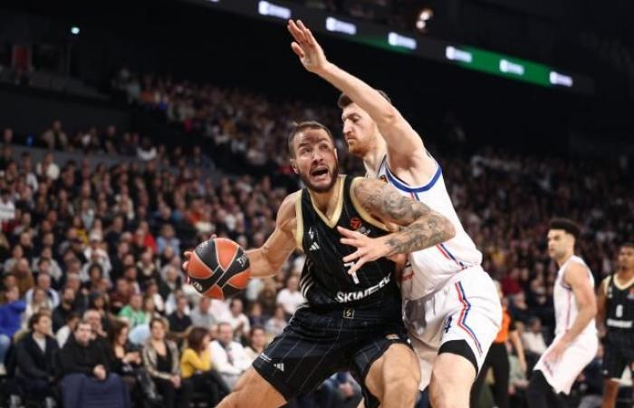 Asvel overthrows Anadolu Efes for its fourth Euroleague success