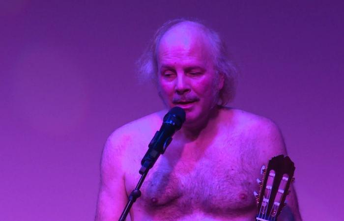 VIDEO. Philippe Katerine naked during his concert at the Mucem to close the exhibition “Paradis naturistes”