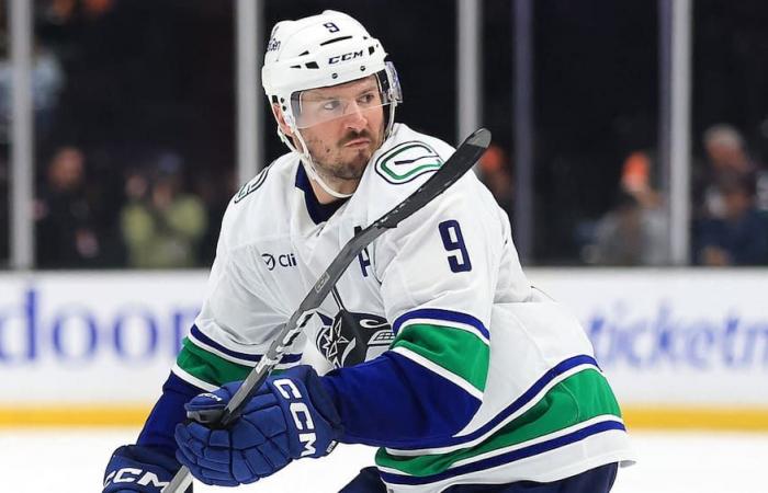 Rumors: Two forwards generating interest in Vancouver