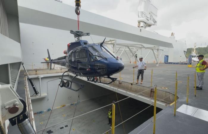 the Canopée ship returning to Kourou with elements of the launcher and a helicopter on board