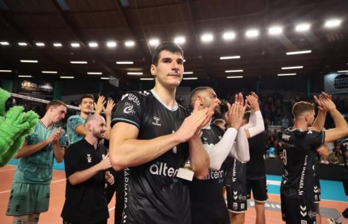 Serbian sharpshooter Dusan Nikolic leaves Poitiers