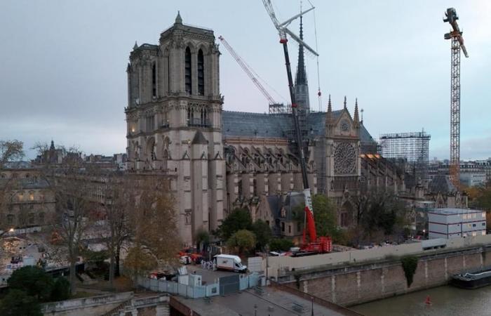 what symbolic object will the companions receive during Emmanuel Macron’s last visit this Friday?