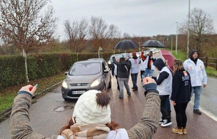 Medical regulation assistants at the Eure SAMU continue the strike