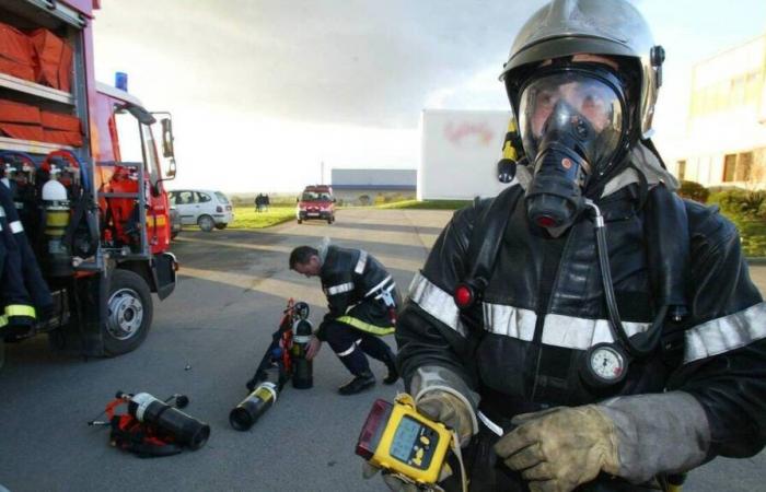 One hundred employees evacuated from the Carquefou postal sorting center due to a possible gas leak