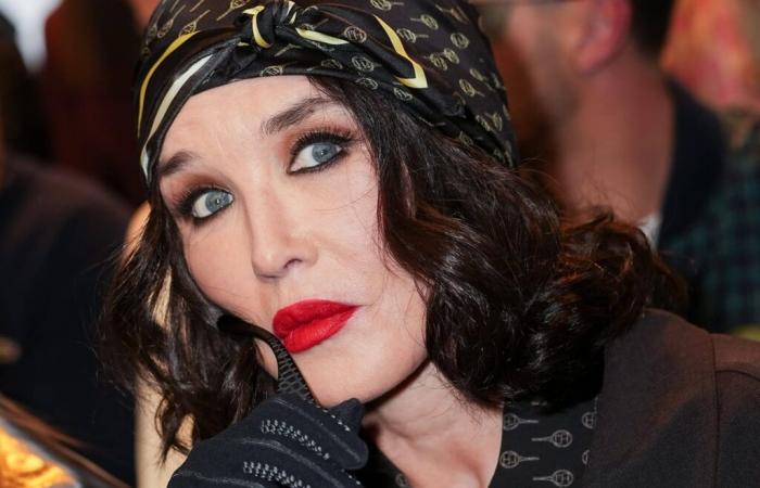 Isabelle Adjani adopts curtain bangs to enhance her blue eyes