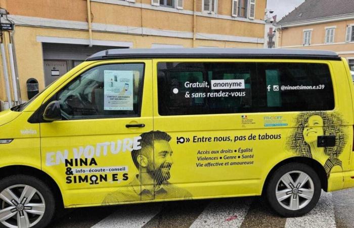 This itinerant van crisscrosses the countryside to try to prevent femicide