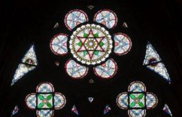 Update on the Notre-Dame stained glass window affair