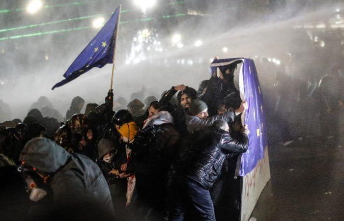 police fire tear gas at pro-EU protesters – Euractiv FR