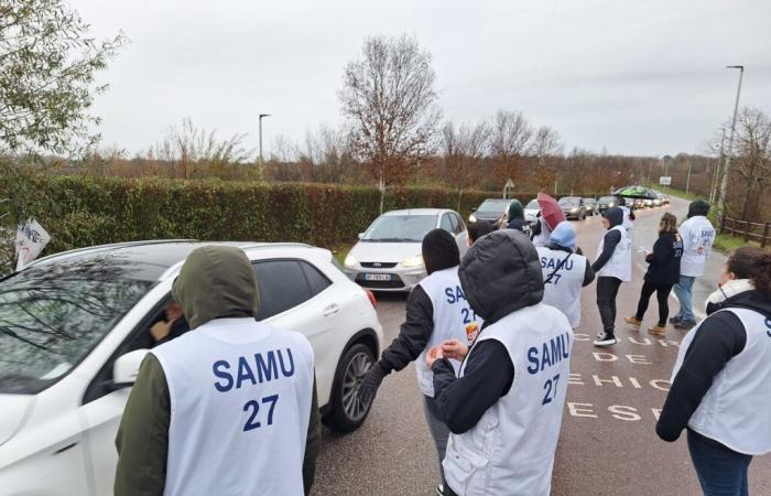 Medical regulation assistants at the Eure SAMU continue the strike