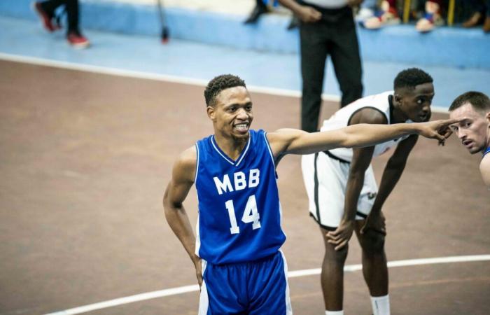 An extraordinary performance from Pfachi allows the MBB to win its first victory | FIBA Basketball