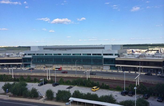 Philadelphia International Airport Faces Power Outage in Terminal D,