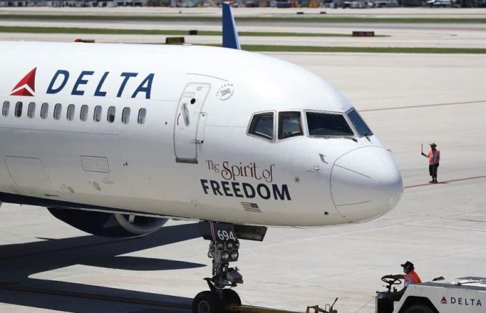 a Paris-Atlanta flight forced to stop in Dublin to disembark a passenger