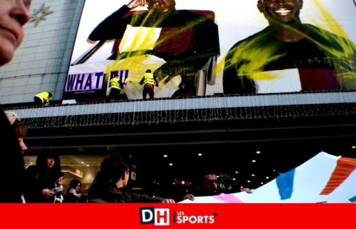 “What future do we want”? Activists unfurl a banner at the Inno on rue Neuve to denounce overconsumption on Black Friday (PHOTOS)