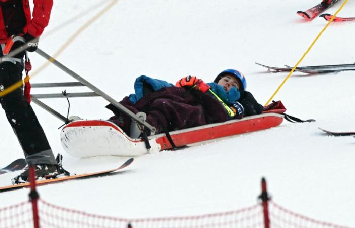 Alpine Skiing World Cup | Dramatic fall for Mikaela Shiffrin