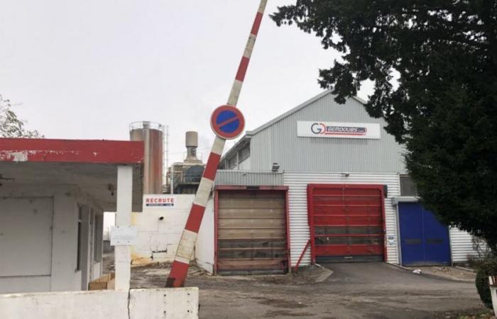 Novillars. Start of fire at the stationery: eight employees evacuated