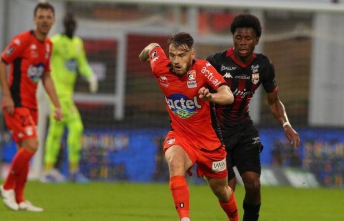 Laval stadium. Camara is there, Thomas too… The group against Concarneau in the Coupe de France