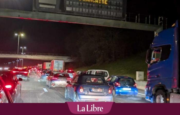 A mega police check for the launch of the BOB campaign causes chaos on the E19/E42 motorway