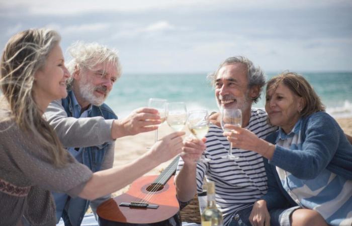 Having few friends is good for your health, study finds