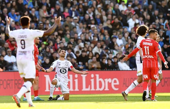 LOSC hangs with the red lantern in an electric match