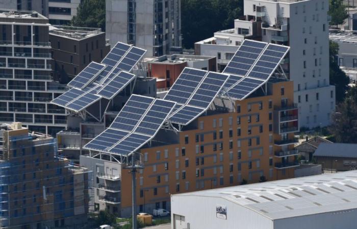 The Lyon Metropolis will equip 8 car parks with photovoltaic shade structures