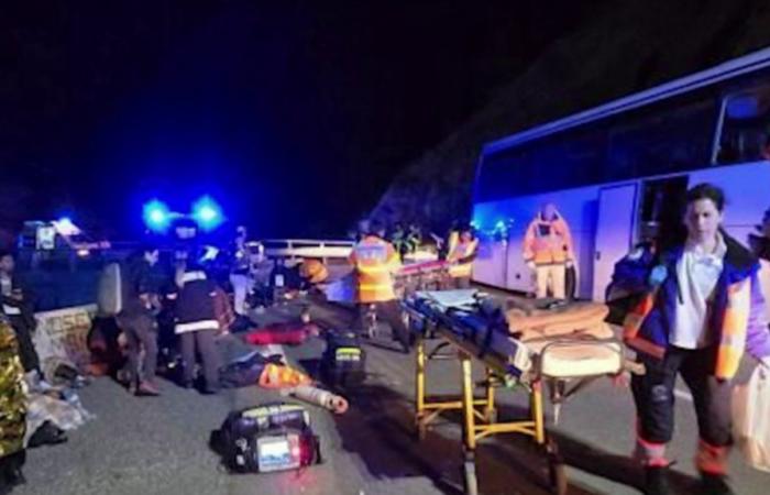 at least two people died in a bus accident