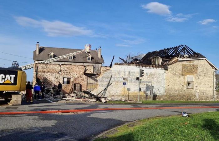 “In 45 minutes, there was nothing left”: a car hits a building on the road from Tarbes to Lée and causes a fire, one death