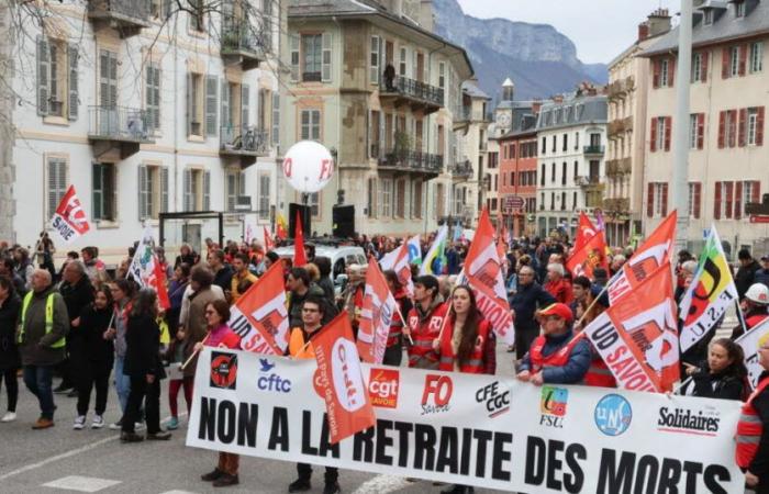 Savoy. Strike calls and demonstrations in December