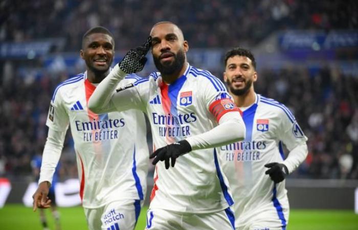 OL beat Nice thanks to a Lacazette hat-trick and move closer to the podium