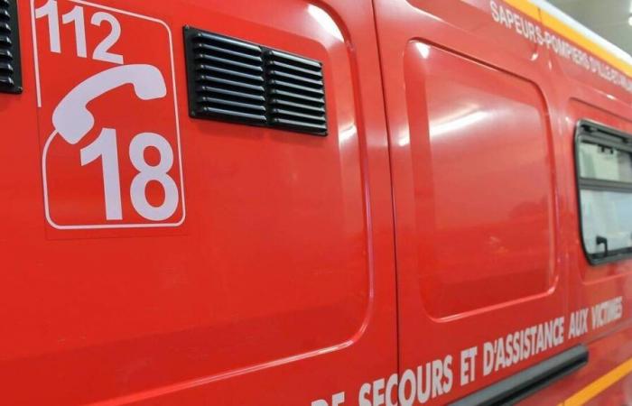 A wheel locks, the car crosses the national road and slides into the ditch in Morbihan