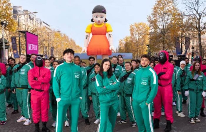 Squid Game invades Paris! This 1 2 3 giant sun with 456 participants put the City of Lights on pause!