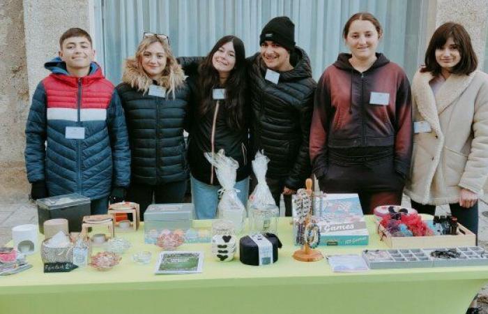 LEAP Lestonnac students at the open-air market in the Gers – Le Petit Journal