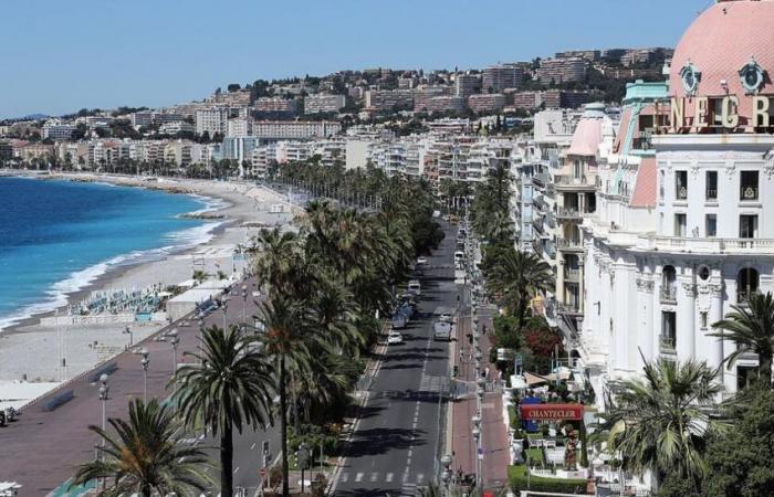 Speeding, the driver tries to escape the police by creating a pileup on the Promenade des Anglais