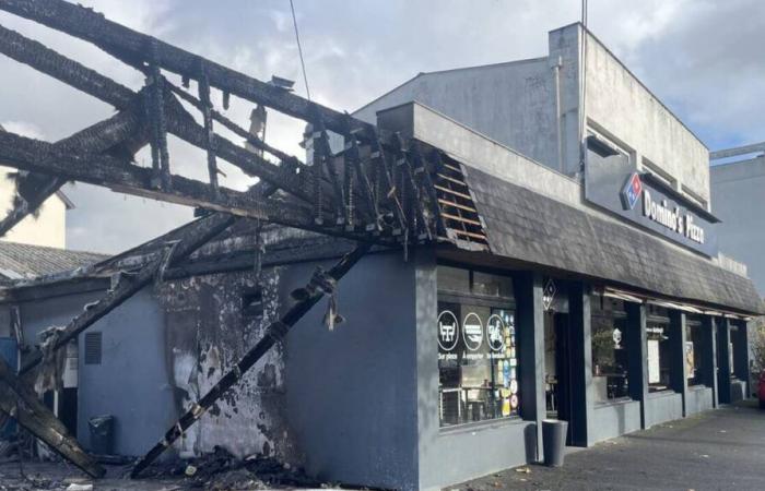 Twelve scooters and the awning of a pizzeria destroyed in a fire in Caen