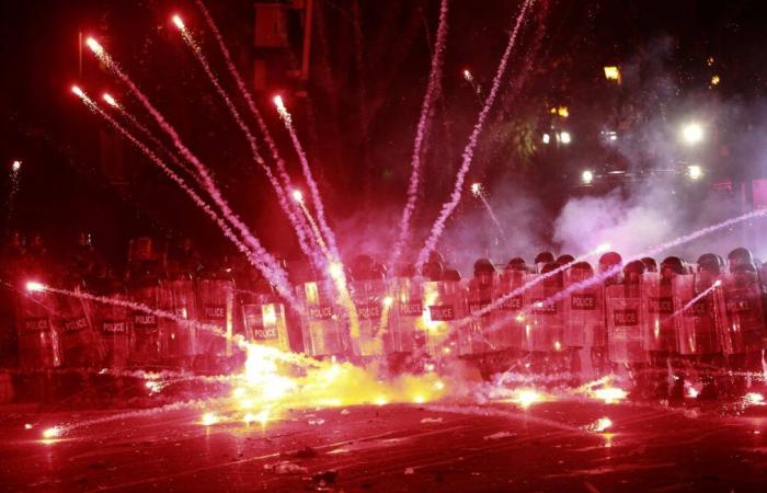 Yes, some demonstrators do use “cannons” made from fireworks against the police