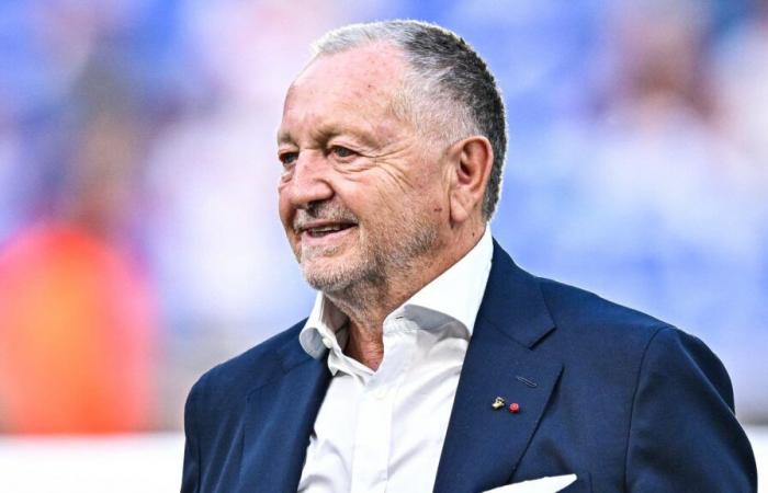 “I am in direct contact with the educators”, Aulas tells how he gets involved with Éveil de Lyon, an amateur club in Villeurbanne