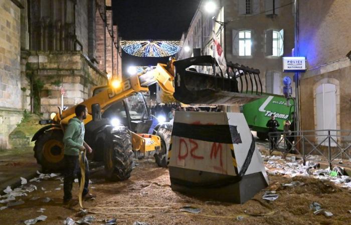 Anger of farmers: burning roundabout, Christmas tree in front of the DDT… the JA and the FDSEA of Gers are mobilizing again