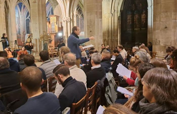 after years on the cathedral construction site, the choir of companions is preparing a unique performance