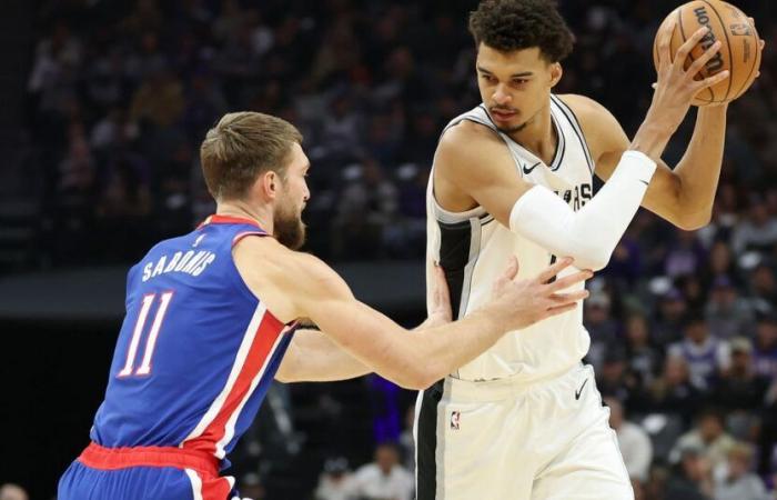 San Antonio at Sacramento: Spurs comeback over Kings 127-125