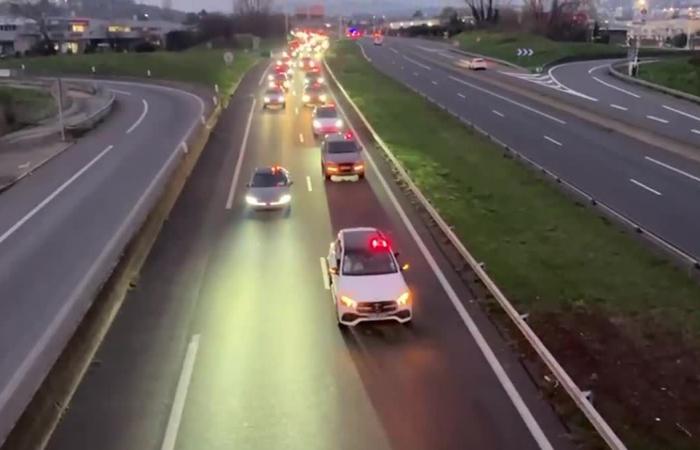 Monster traffic jams at the entrances to Lyon, taxis block the Lyon Sud hospital