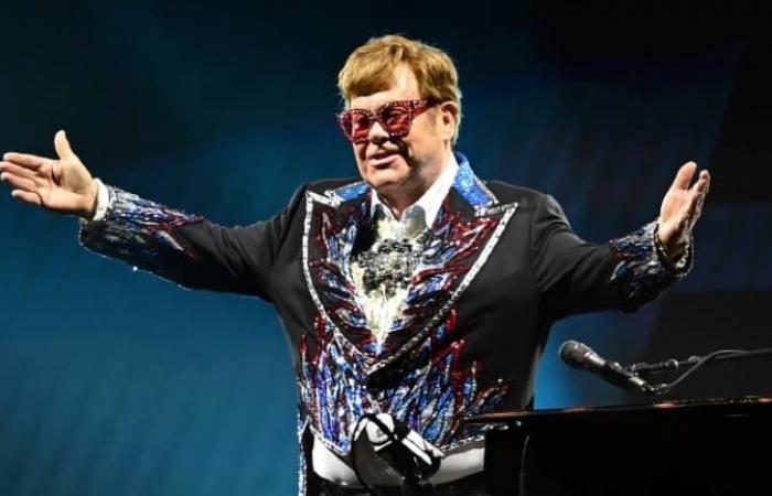 Elton John gives news after his eye infection